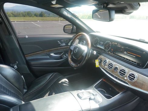 Used 2015 Mercedes-Benz S 550 4MATIC Sedan image 23