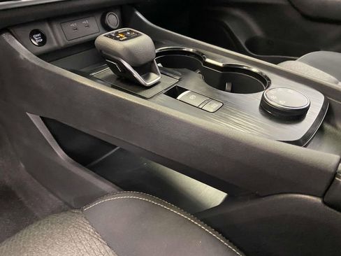 Used 2024 Nissan Rogue SV AWD/4WD image 20