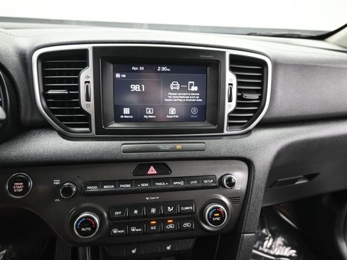 Used 2017 Kia Sportage EX image 18