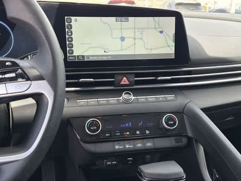 Used 2024 Hyundai Elantra SEL FWD image 20