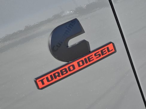 New 2026 RAM 2500 Laramie w/ Night Edition AWD/4WD image 8
