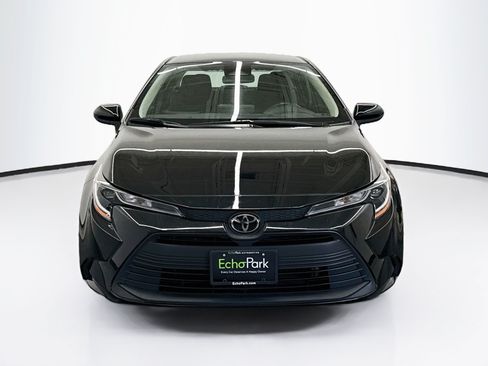 Used 2024 Toyota Corolla LE FWD image 2