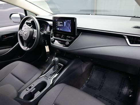 Used 2025 Toyota Corolla LE FWD image 14