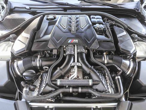 Used 2023 BMW M5 image 24