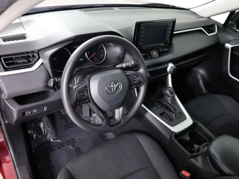 Used 2021 Toyota RAV4 LE FWD image 16