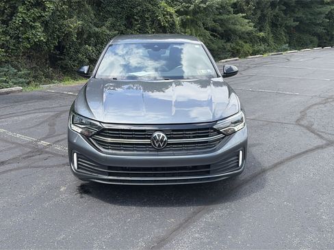 Used 2024 Volkswagen Jetta Sport FWD image 2