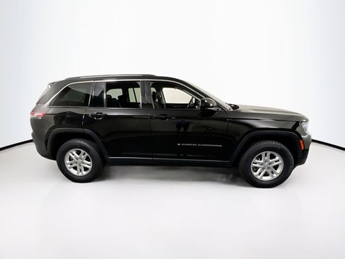 Used 2022 Jeep Grand Cherokee Laredo w/ Luxury Tech Group I image 4