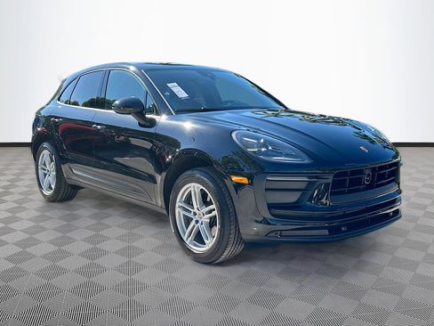 Used 2024 Porsche Macan image 1