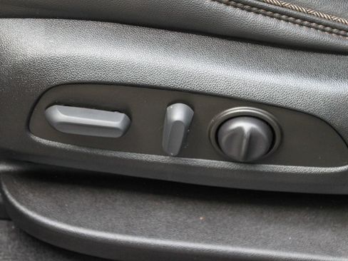 Used 2023 Chevrolet Traverse High Country image 23