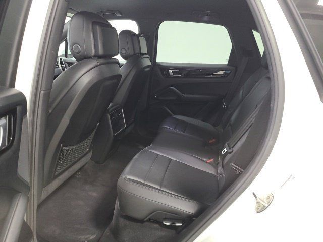 Used 2020 Porsche Cayenne AWD/4WD image 13