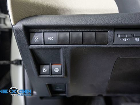 Used 2024 Toyota Sienna Limited AWD/4WD image 13