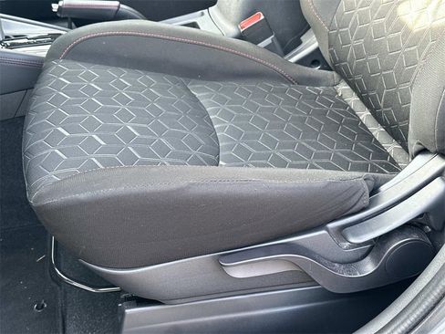 Used 2025 Mitsubishi Outlander Sport LE image 17