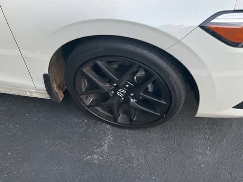 Used 2024 Honda Civic Sport image 3
