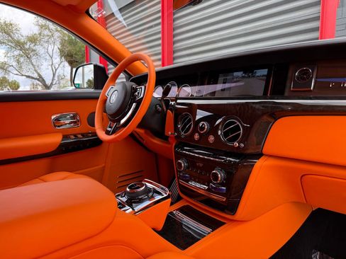 Used 2021 Rolls-Royce Phantom Extended Wheelbase image 27