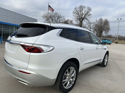 Used 2024 Buick Enclave Premium w/ Experience Buick Package image 3