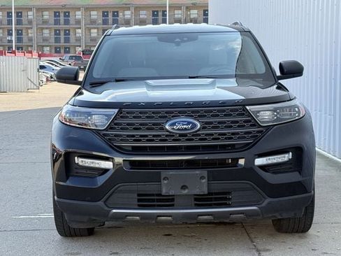 Used 2021 Ford Explorer XLT w/ Equipment Group 202A image 6