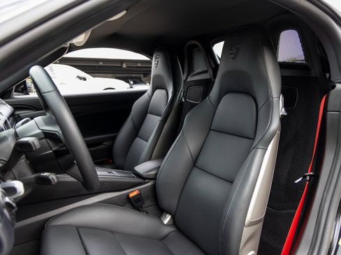 Certified 2025 Porsche 718 Boxster GTS image 5