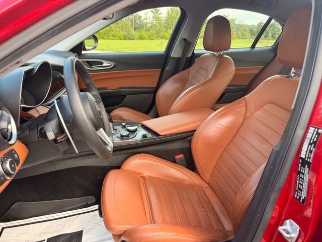 Used 2018 Alfa Romeo Giulia Ti Sport w/ Quick Order Package 22S Sport AWD/4WD image 10