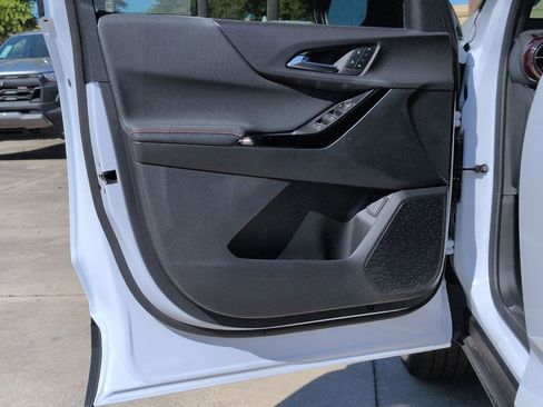 Certified 2026 Chevrolet Equinox RS w/ Convenience Package III image 8