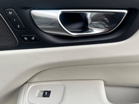New 2026 Volvo XC60 T8 Ultra w/ Protection Package Premier AWD/4WD image 19