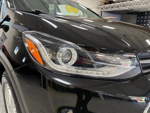 Used 2020 Chevrolet Trax LT w/ LT Convenience Package image 7