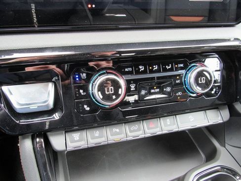 New 2025 GMC Sierra 2500 AT4 w/ AT4 Premium Plus Package image 23