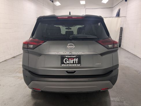 Used 2023 Nissan Rogue S AWD/4WD image 8