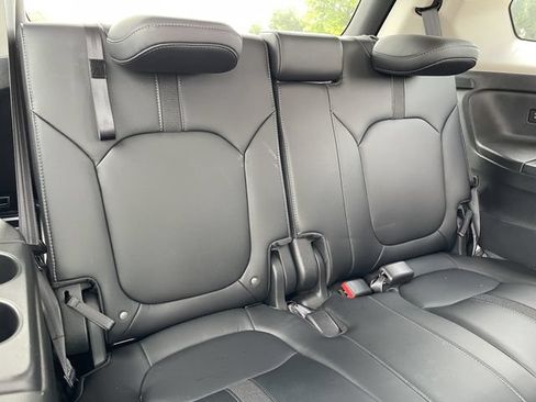 Used 2025 Honda Pilot EX-L image 27