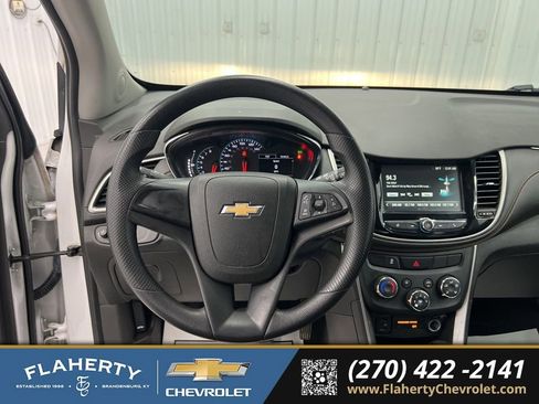 Used 2017 Chevrolet Trax LS image 23