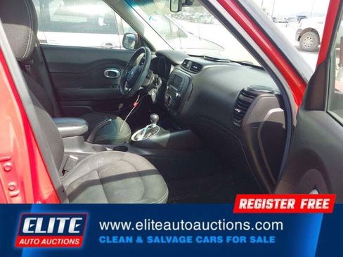 Used 2017 Kia Soul + image 10