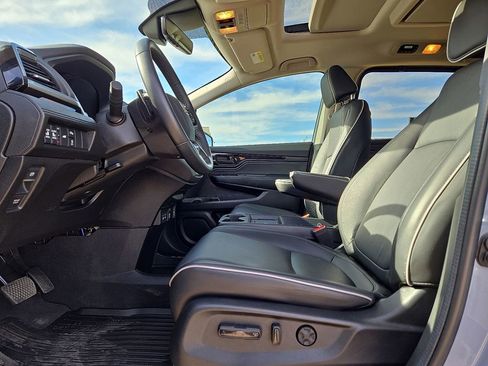 Used 2025 Honda Odyssey Touring image 22