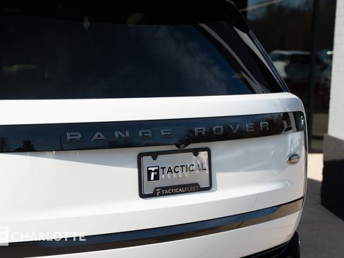 Used 2023 Land Rover Range Rover SE image 13