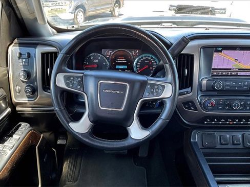Used 2017 GMC Sierra 2500 Denali w/ Duramax Plus Package image 4