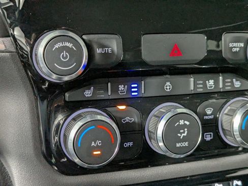 Used 2021 RAM 1500 Laramie AWD/4WD image 24