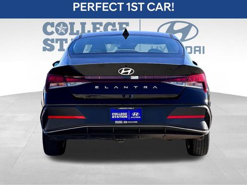 Used 2024 Hyundai Elantra SEL FWD image 7