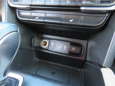 Used 2020 Hyundai Santa Fe SEL w/ Convenience Package image 25