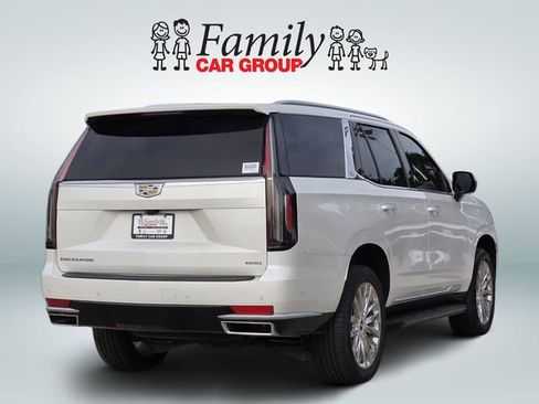 Used 2023 Cadillac Escalade Premium Luxury AWD/4WD image 4