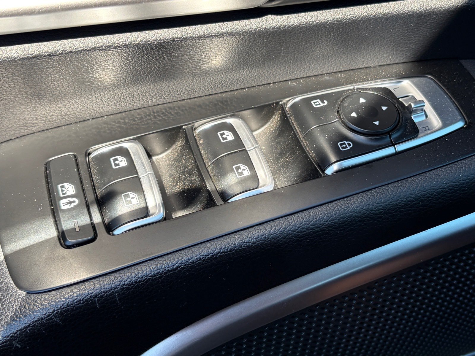 Certified 2024 Kia Telluride S w/ S Sunroof Package AWD/4WD image 8