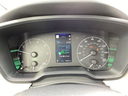 Used 2024 Toyota Corolla LE image 18