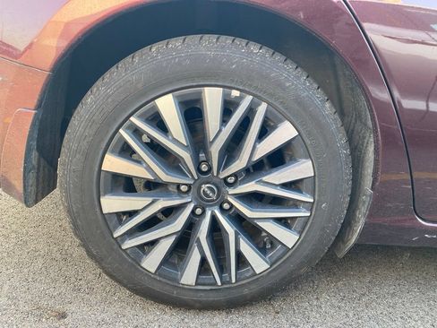 Used 2024 Nissan Altima 2.5 SV FWD image 6