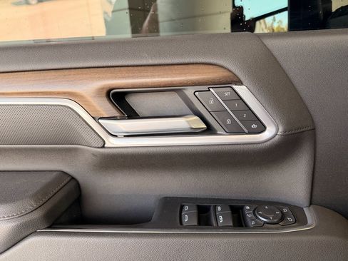 Used 2026 Chevrolet Silverado 2500 High Country w/ Midnight Edition image 8