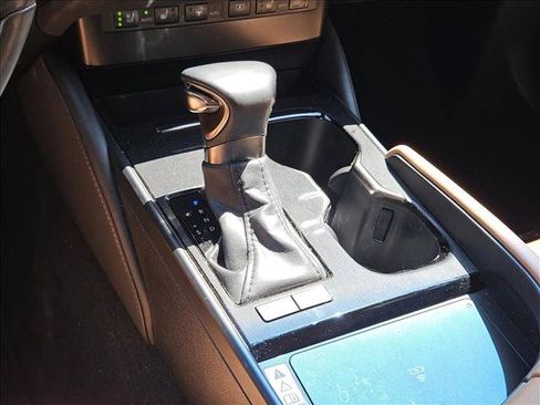 Used 2024 Lexus ES 300h w/ Accessory Package (Z2) FWD image 14