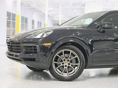 Used 2022 Porsche Cayenne S AWD/4WD image 2