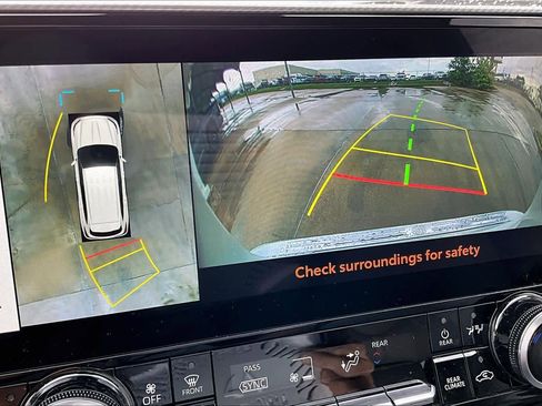 Used 2023 Toyota Highlander Platinum FWD image 25