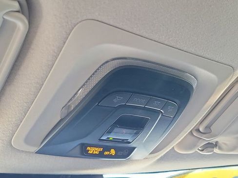 Used 2023 Toyota Corolla LE image 29