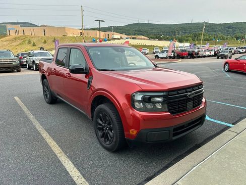 Used 2024 Ford Maverick Lariat w/ Black Appearance Package FWD image 1