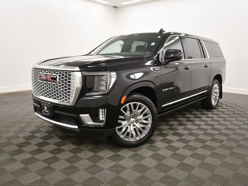 Used 2023 GMC Yukon XL Denali AWD/4WD image 2