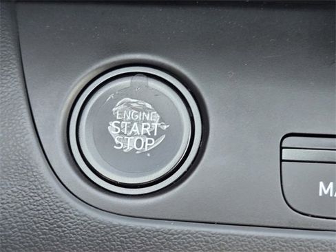 Certified 2025 Hyundai Elantra SEL image 21