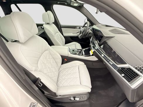 New 2026 BMW X5 xDrive40i w/ M Sport Package AWD/4WD image 19