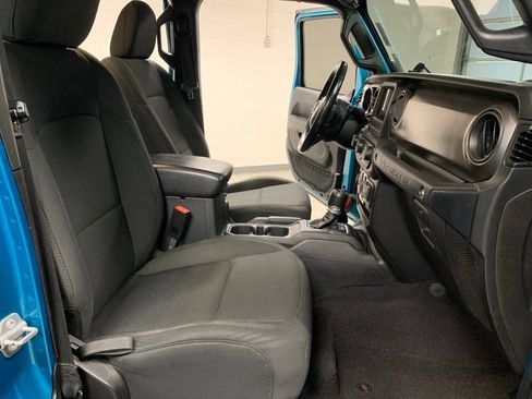 Used 2019 Jeep Wrangler Unlimited Sport S AWD/4WD image 7